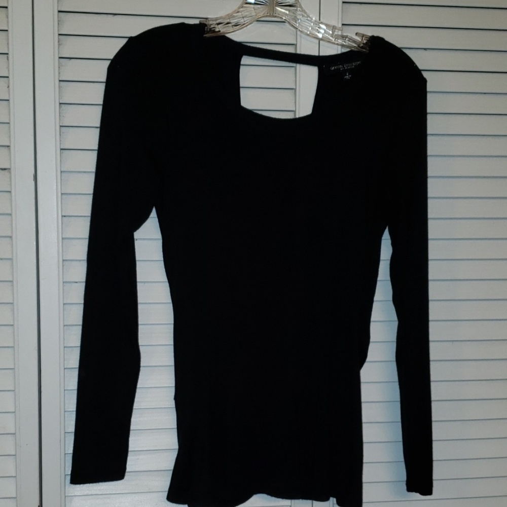 Black top size small